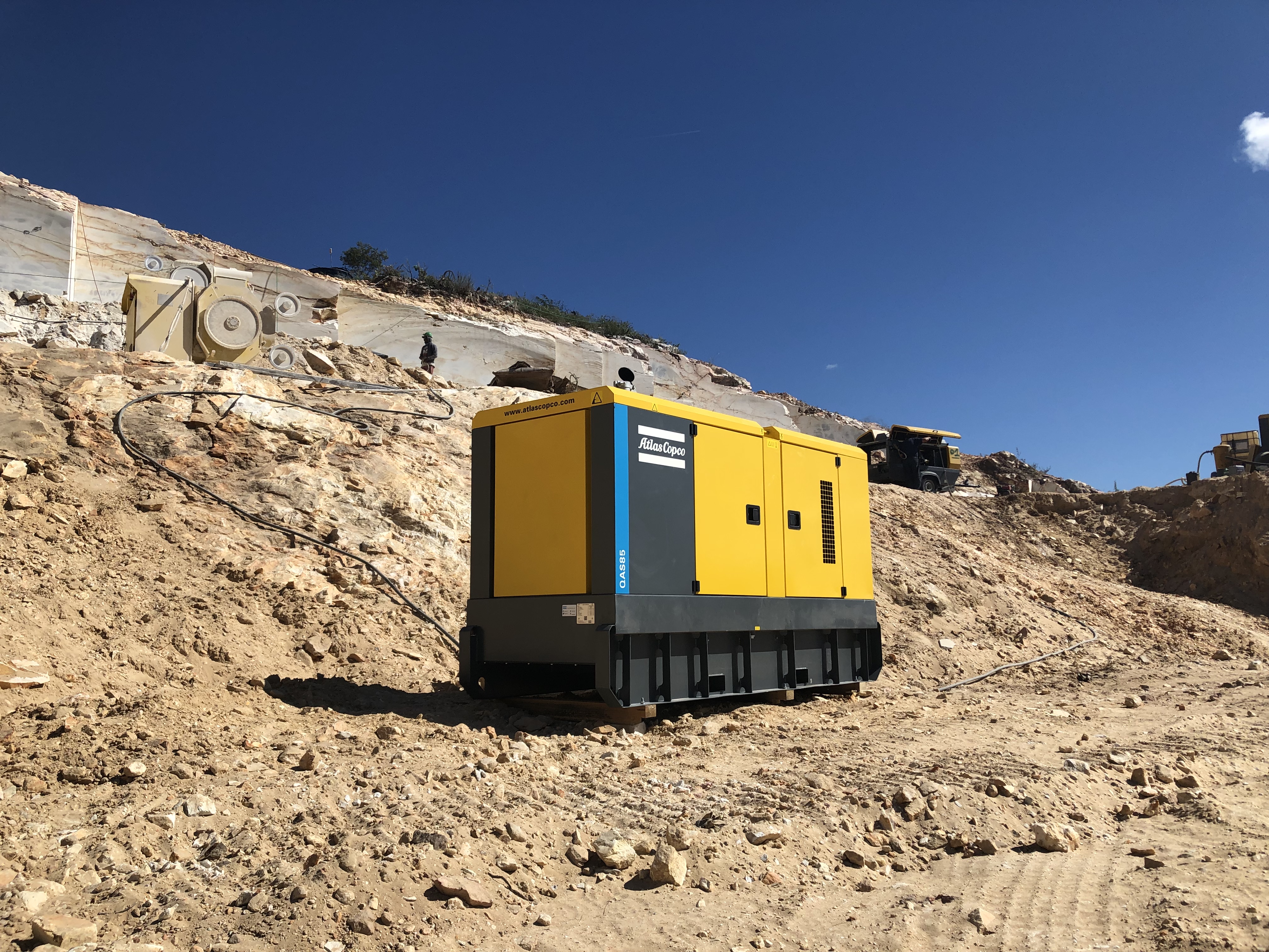 photo of QAS 85 Generator at work site